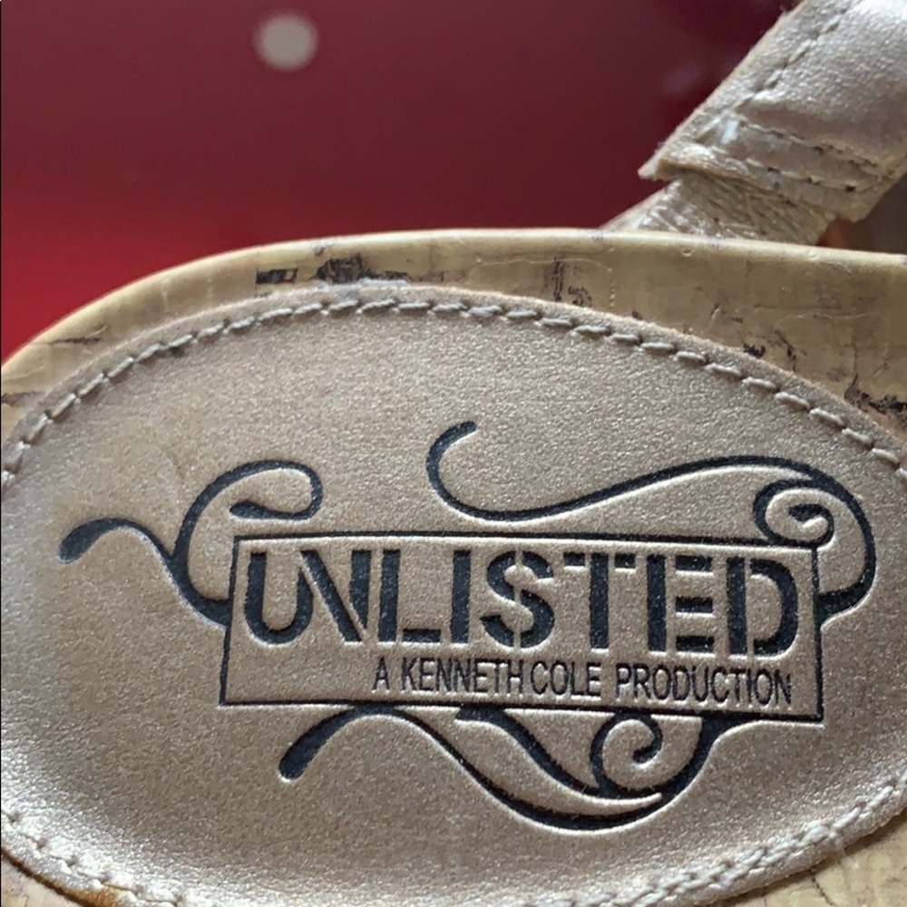 A Unlisted product production by Kenneth Cole👠
